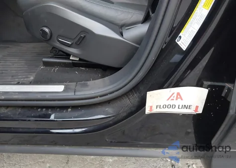 2025 Volvo Xc60 B5 Core из США, поврежденный, VIN YV4M12RJ8S1118054